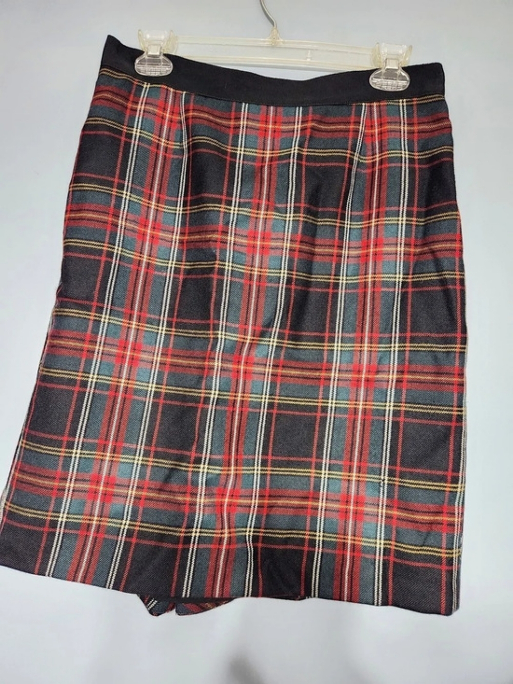 J.Crew Women's Tartan Plaid Wool A-Line Skirt Lined Zip. Size 6. Black/Red/Green